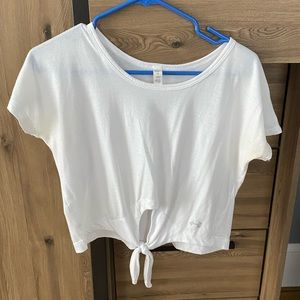 Crop tied Under Armour shirt